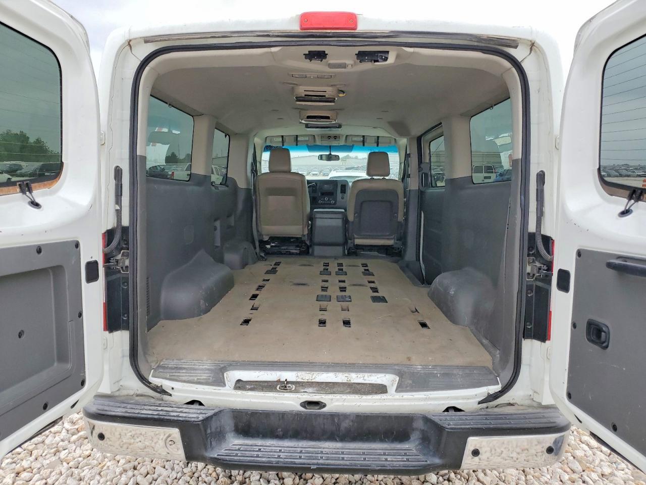 2013 NISSAN Nv