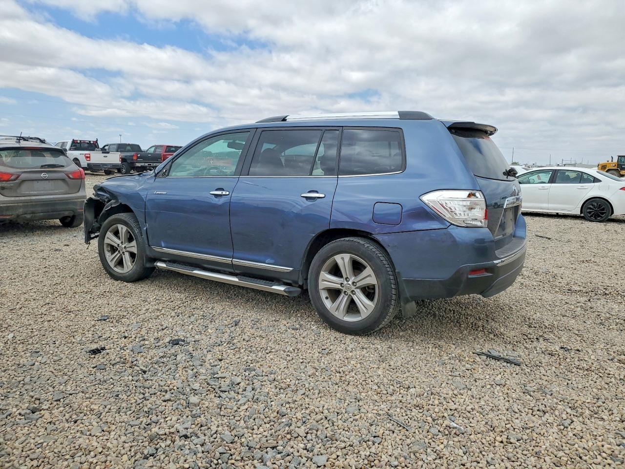 2013 TOYOTA HIGHLANDER