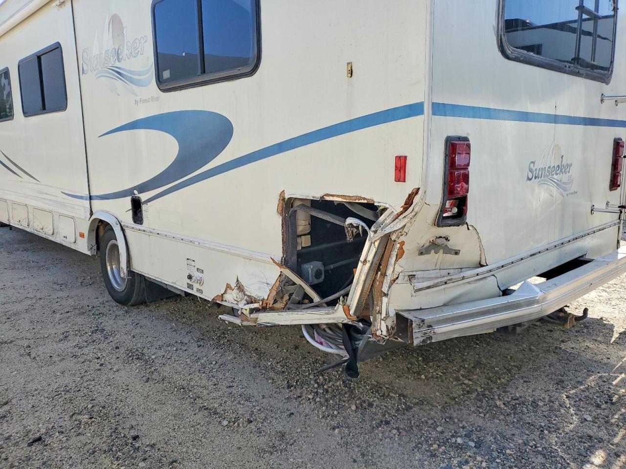 2004 FORD ECONOLINE