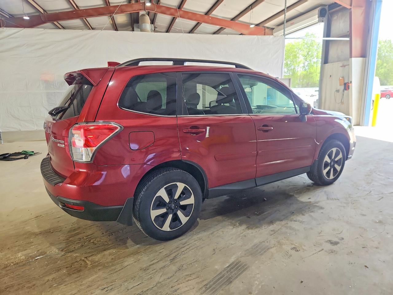 2017 SUBARU FORESTER
