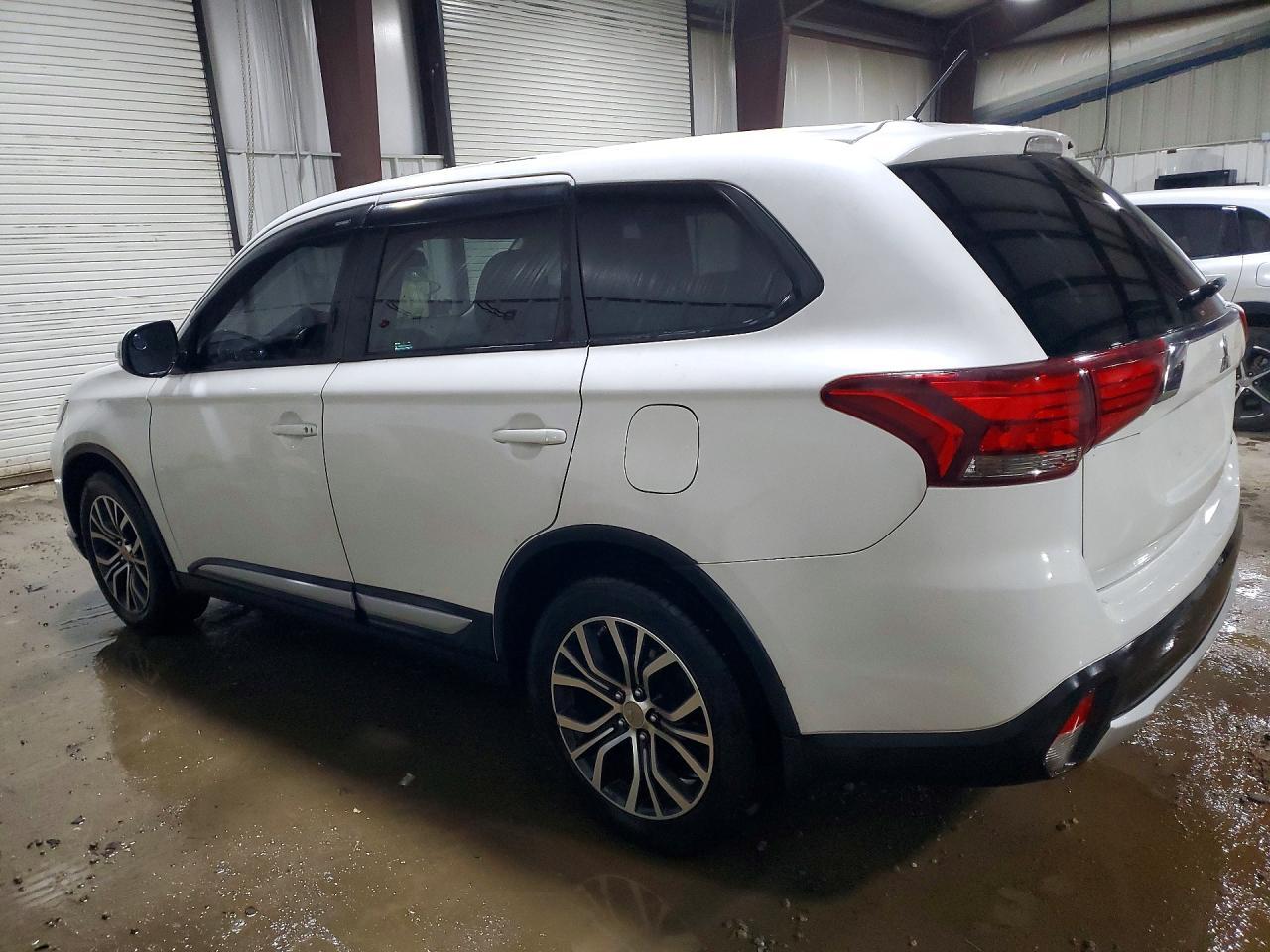 2016 MITSUBISHI outlander