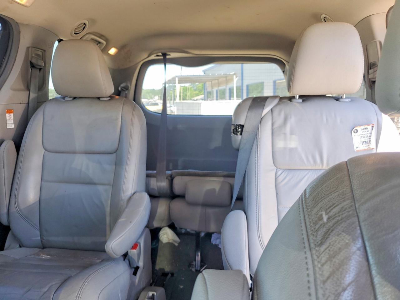 2016 TOYOTA SIENNA