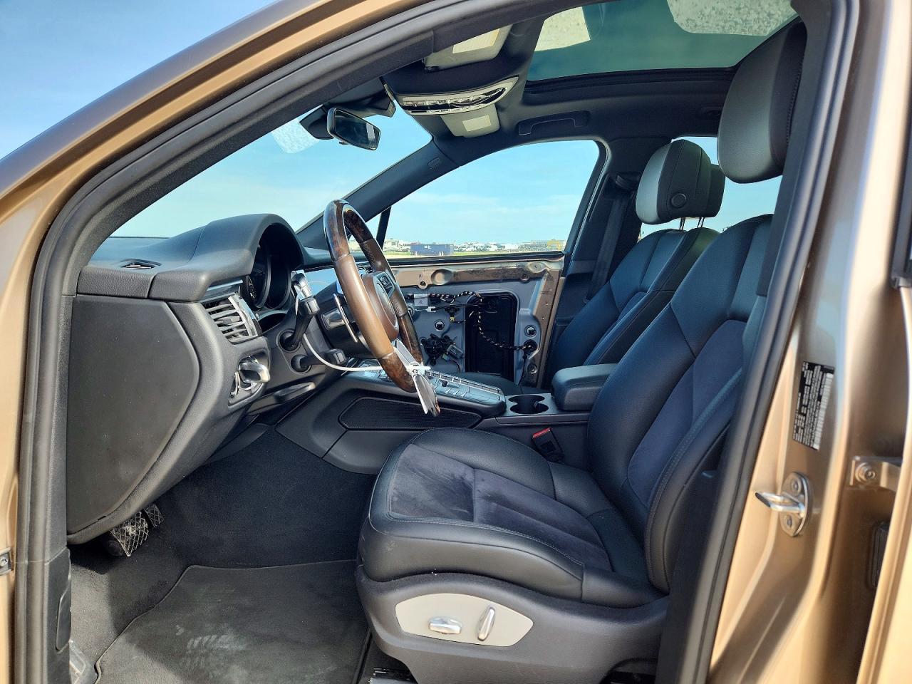 2021 PORSCHE Macan