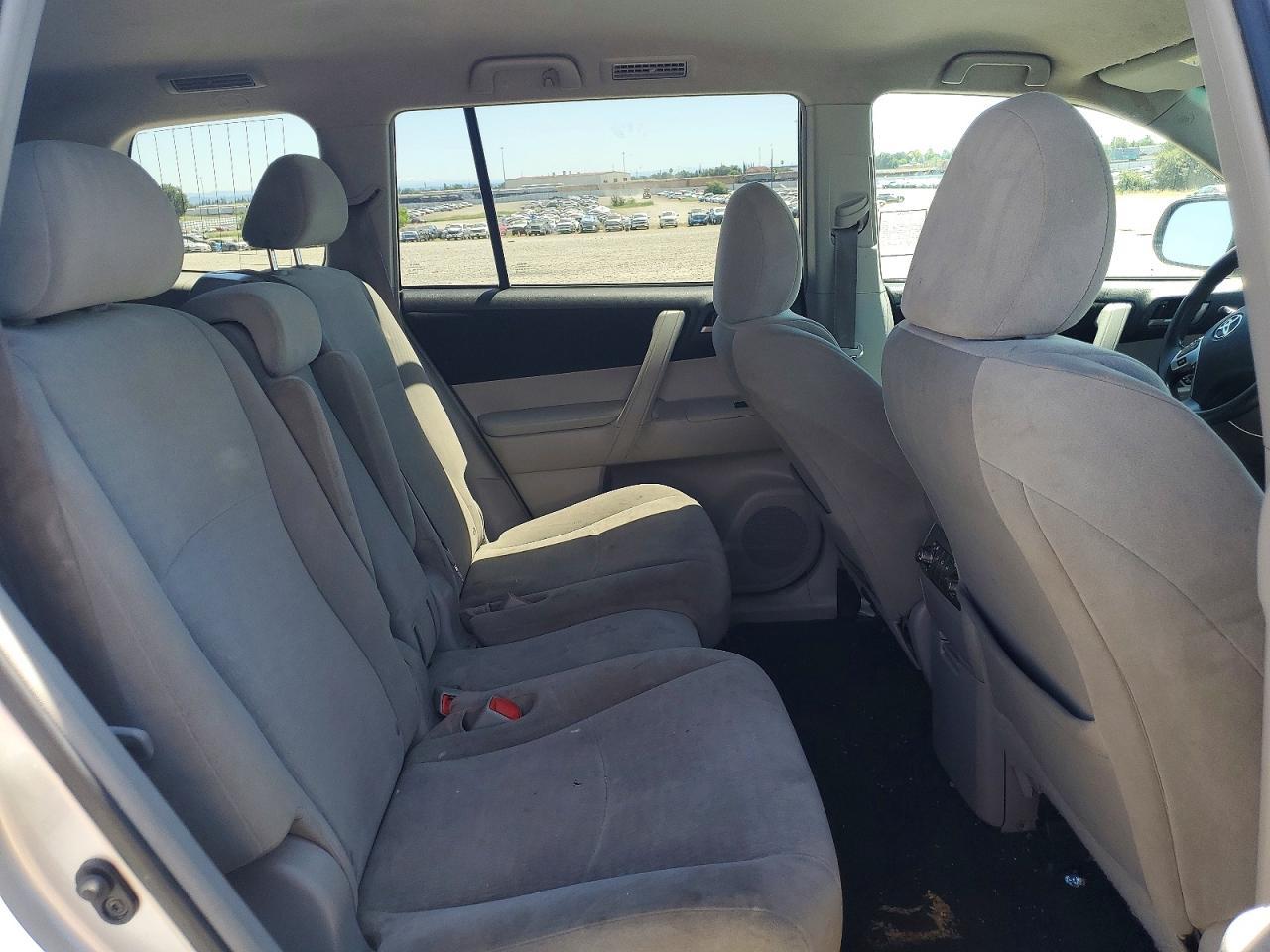 2012 TOYOTA HIGHLANDER