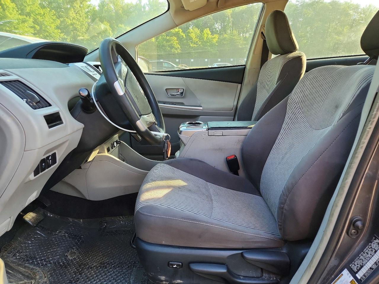 2016 TOYOTA PRIUS V
