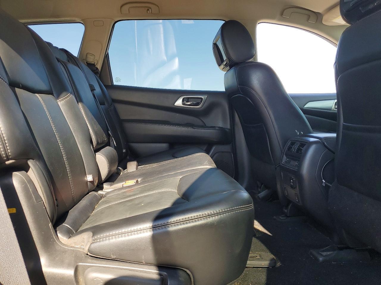 2017 NISSAN PATHFINDER