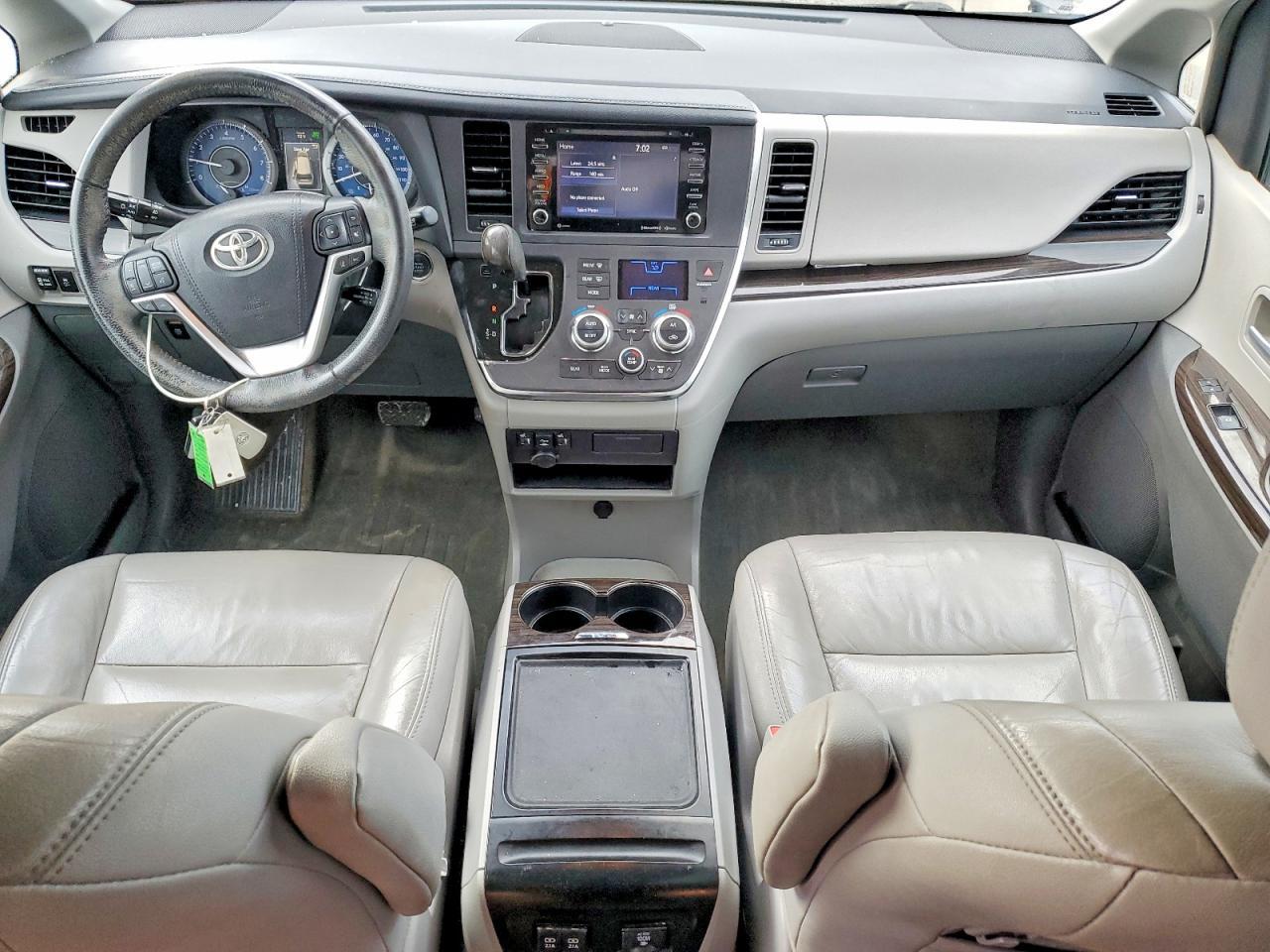 2018 TOYOTA SIENNA