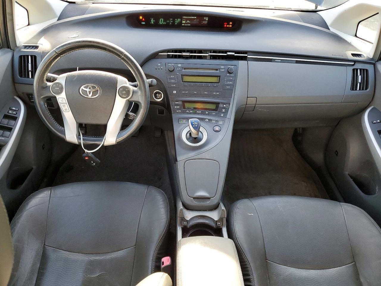 2011 TOYOTA PRIUS