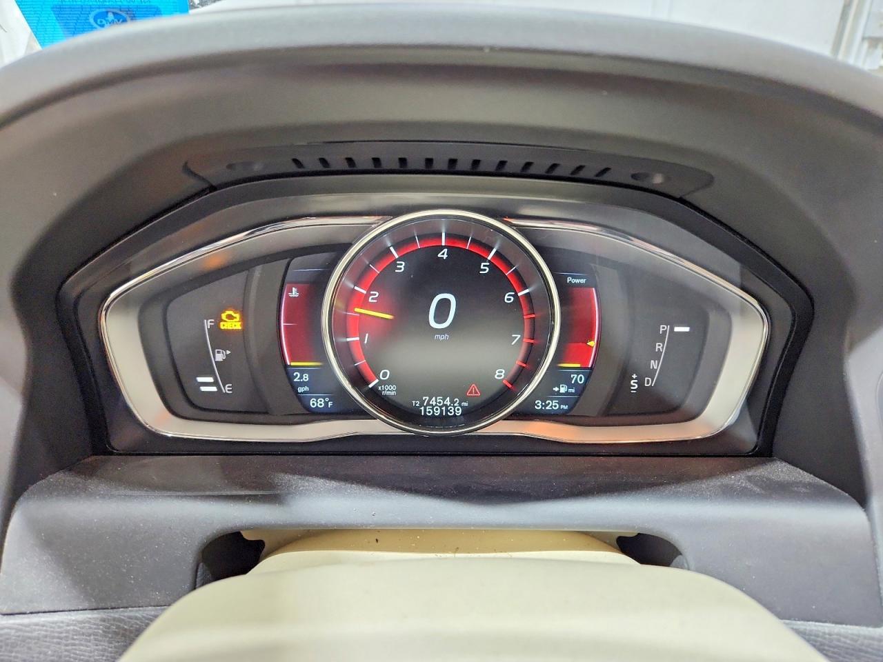 2015 VOLVO XC60
