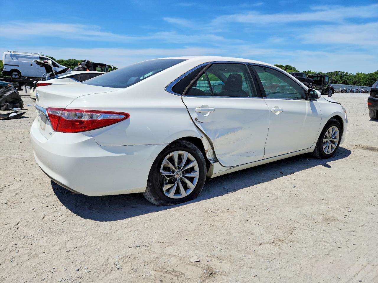 2015 TOYOTA CAMRY