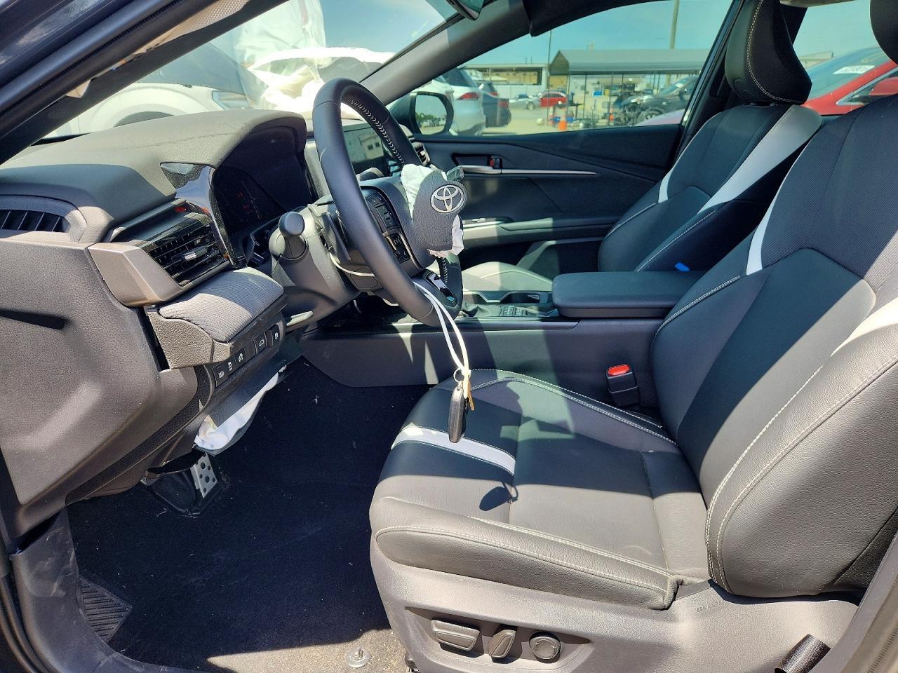2025 TOYOTA CAMRY