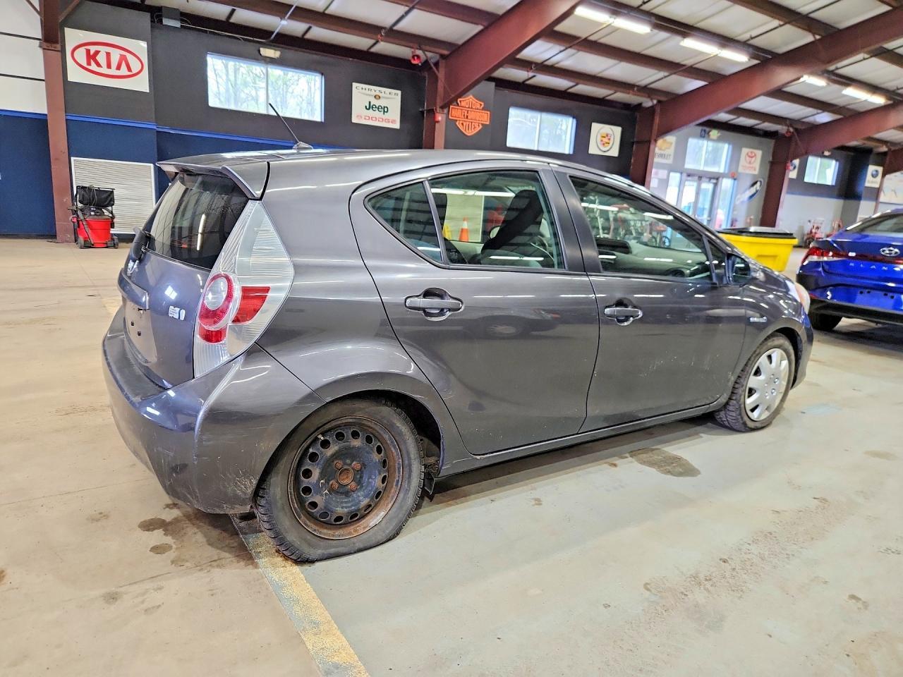 2013 TOYOTA Prius c