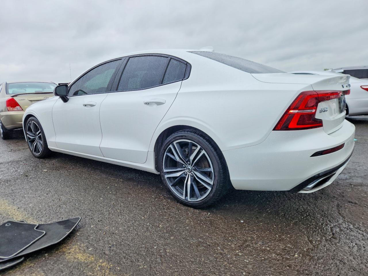 2019 VOLVO S60