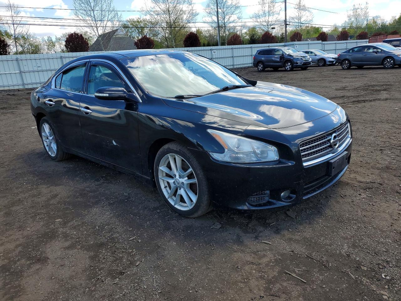 2010 NISSAN Maxima