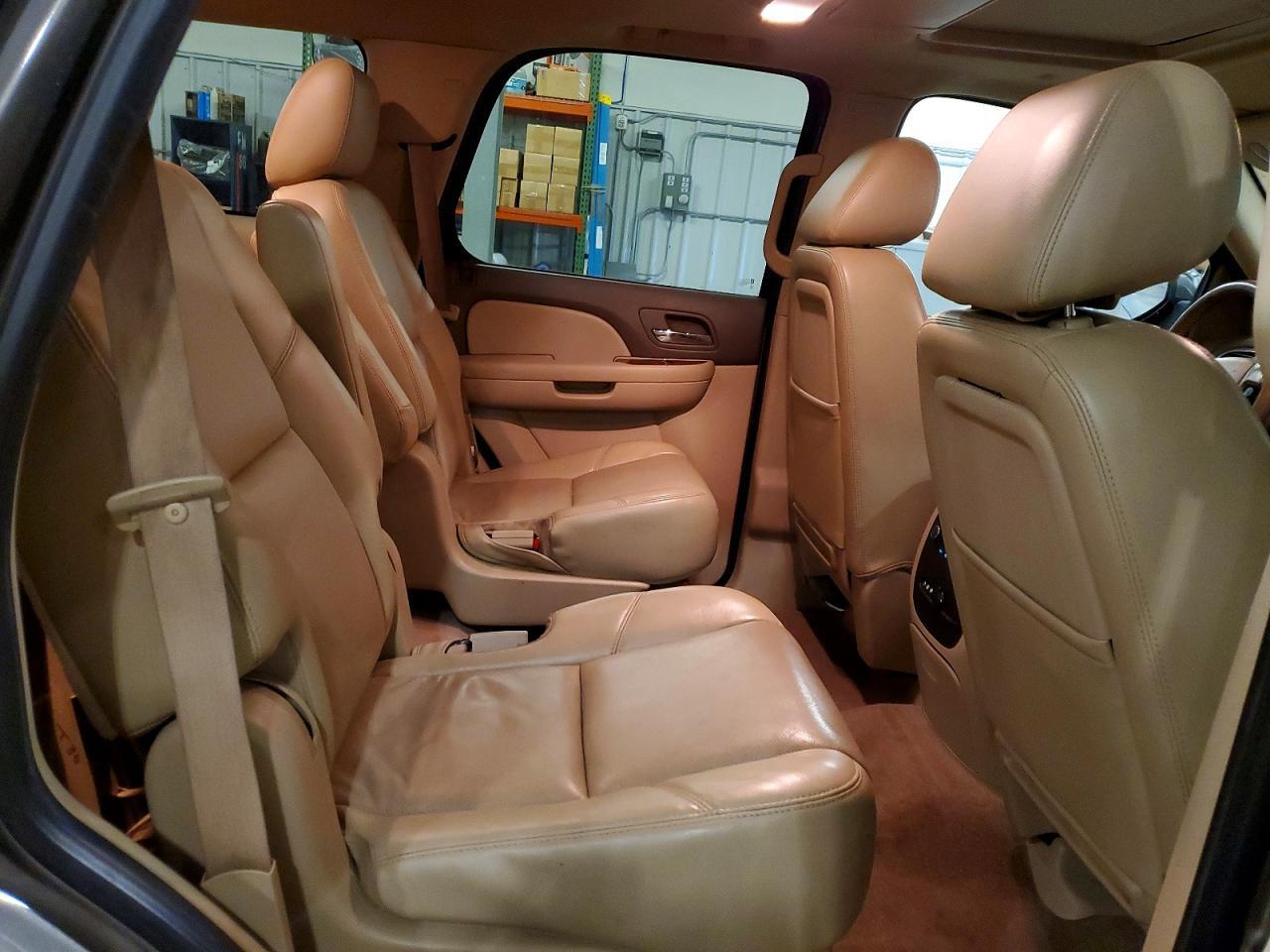 2011 CHEVROLET Tahoe