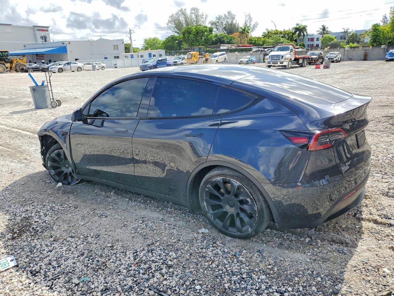 2024 TESLA MODEL Y