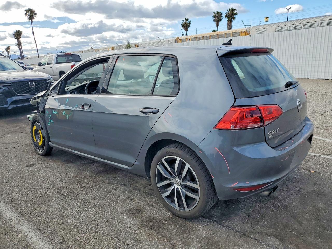 2016 VOLKSWAGEN GOLF