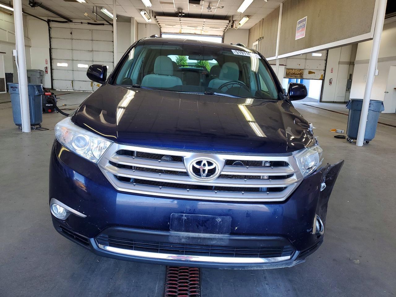 2013 TOYOTA HIGHLANDER