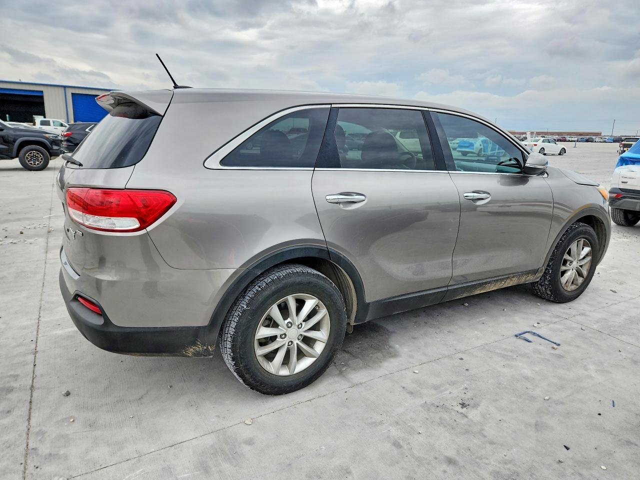 2016 KIA SORENTO