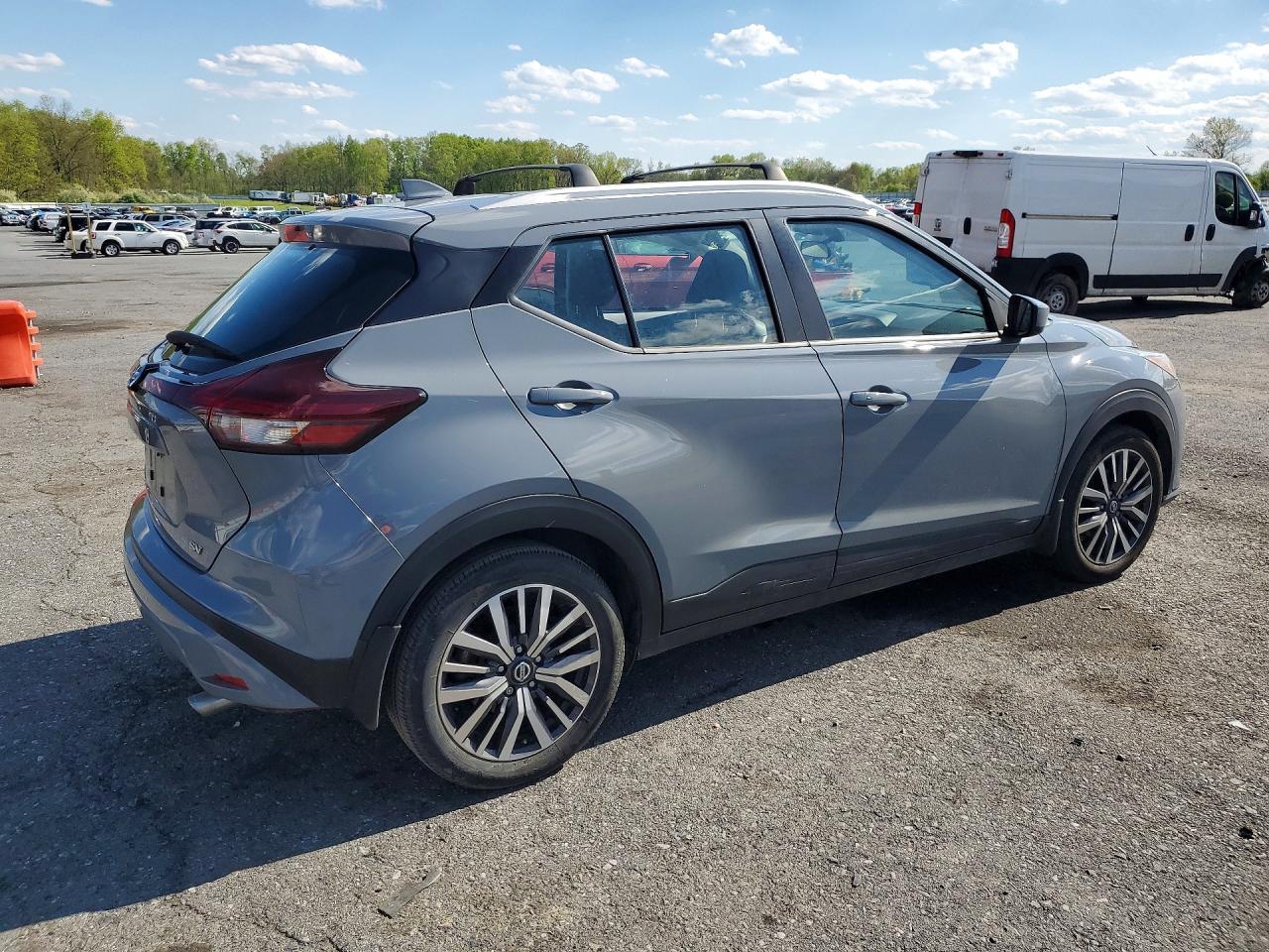 2021 NISSAN KICKS
