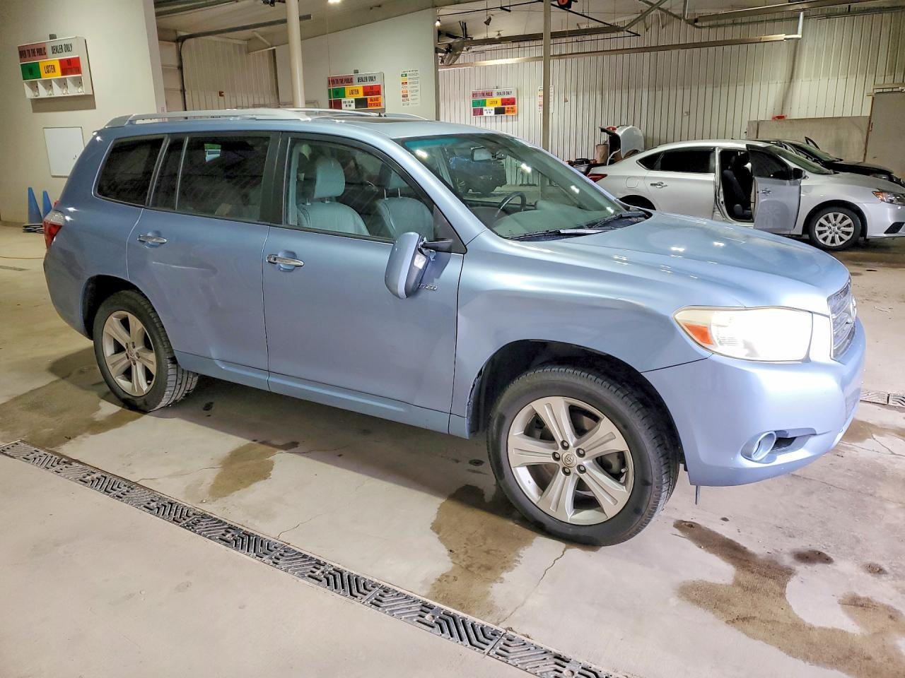 2010 TOYOTA HIGHLANDER