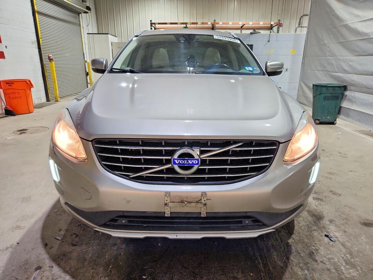 2015 VOLVO XC60