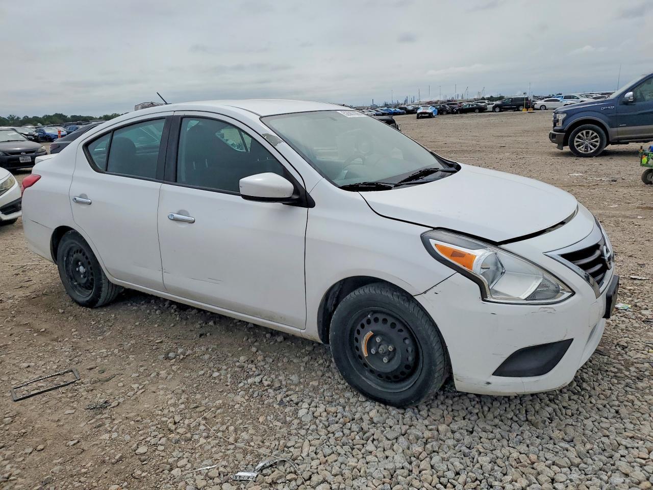 2019 NISSAN VERSA