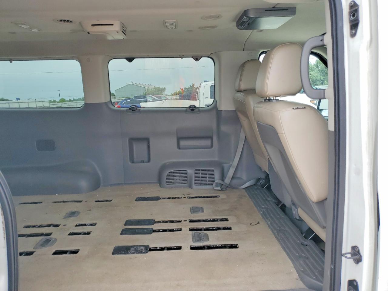 2013 NISSAN Nv