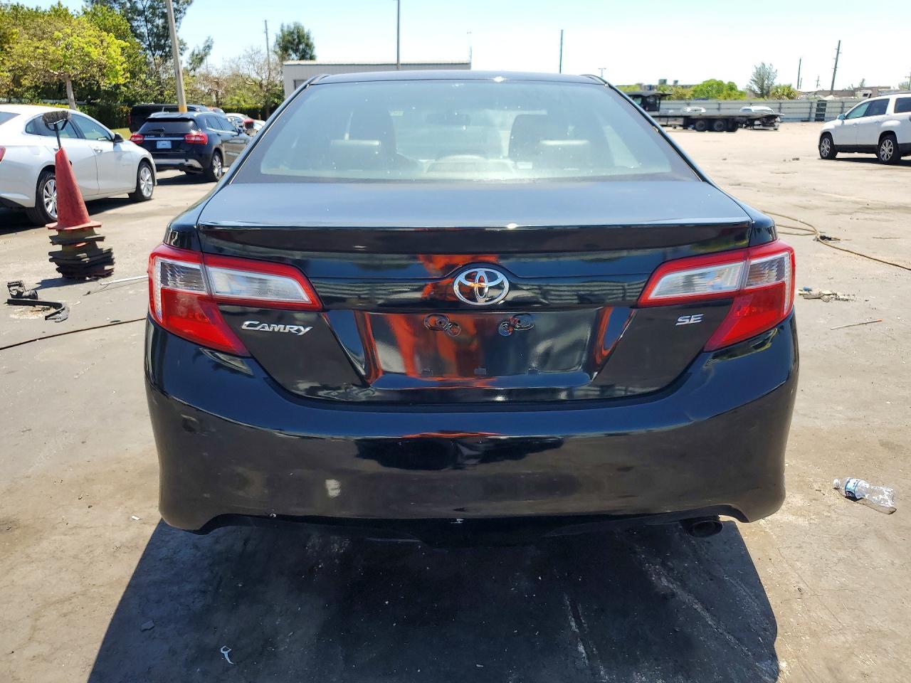 2014 TOYOTA CAMRY