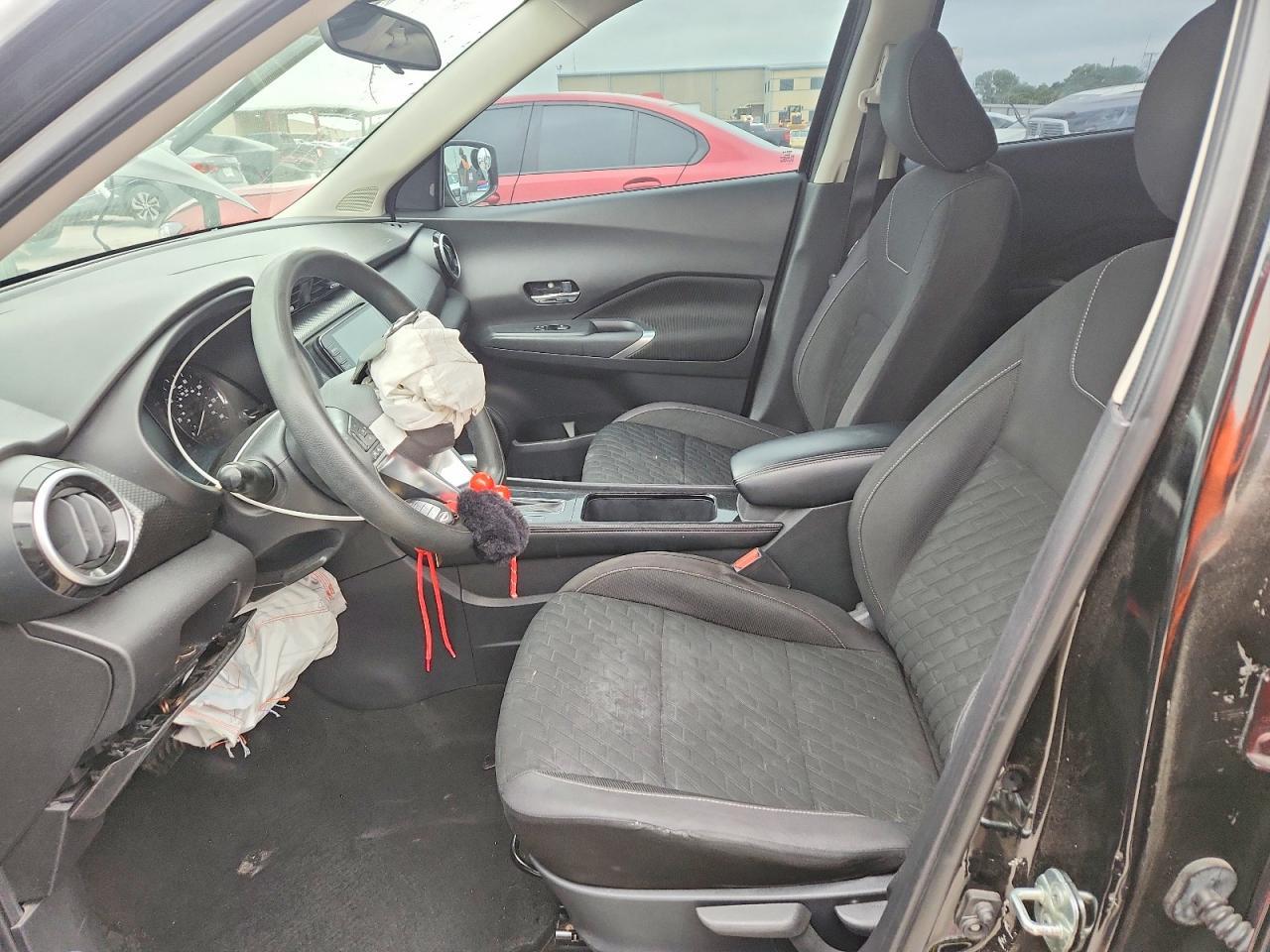 2021 NISSAN KICKS