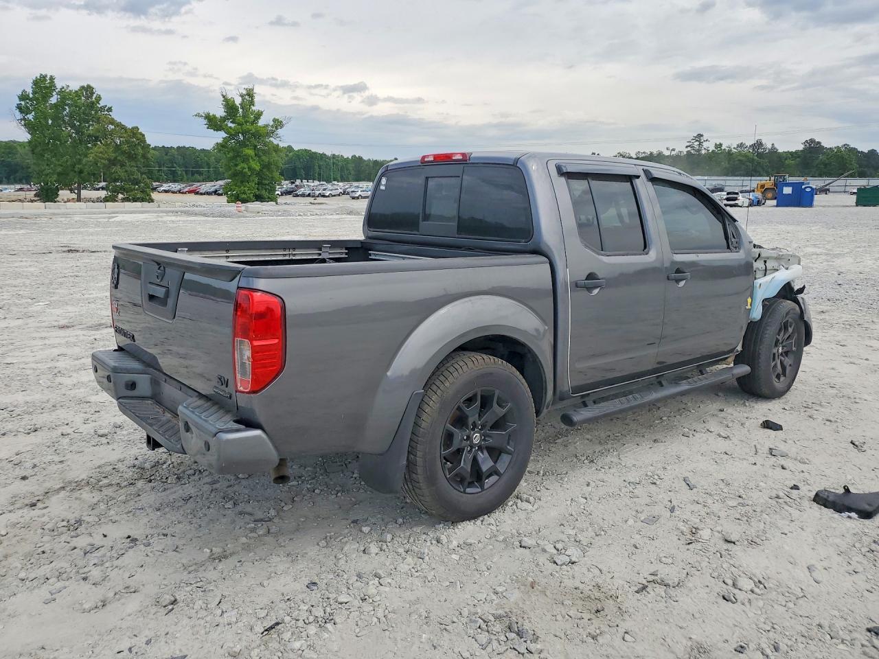 2020 NISSAN Frontier