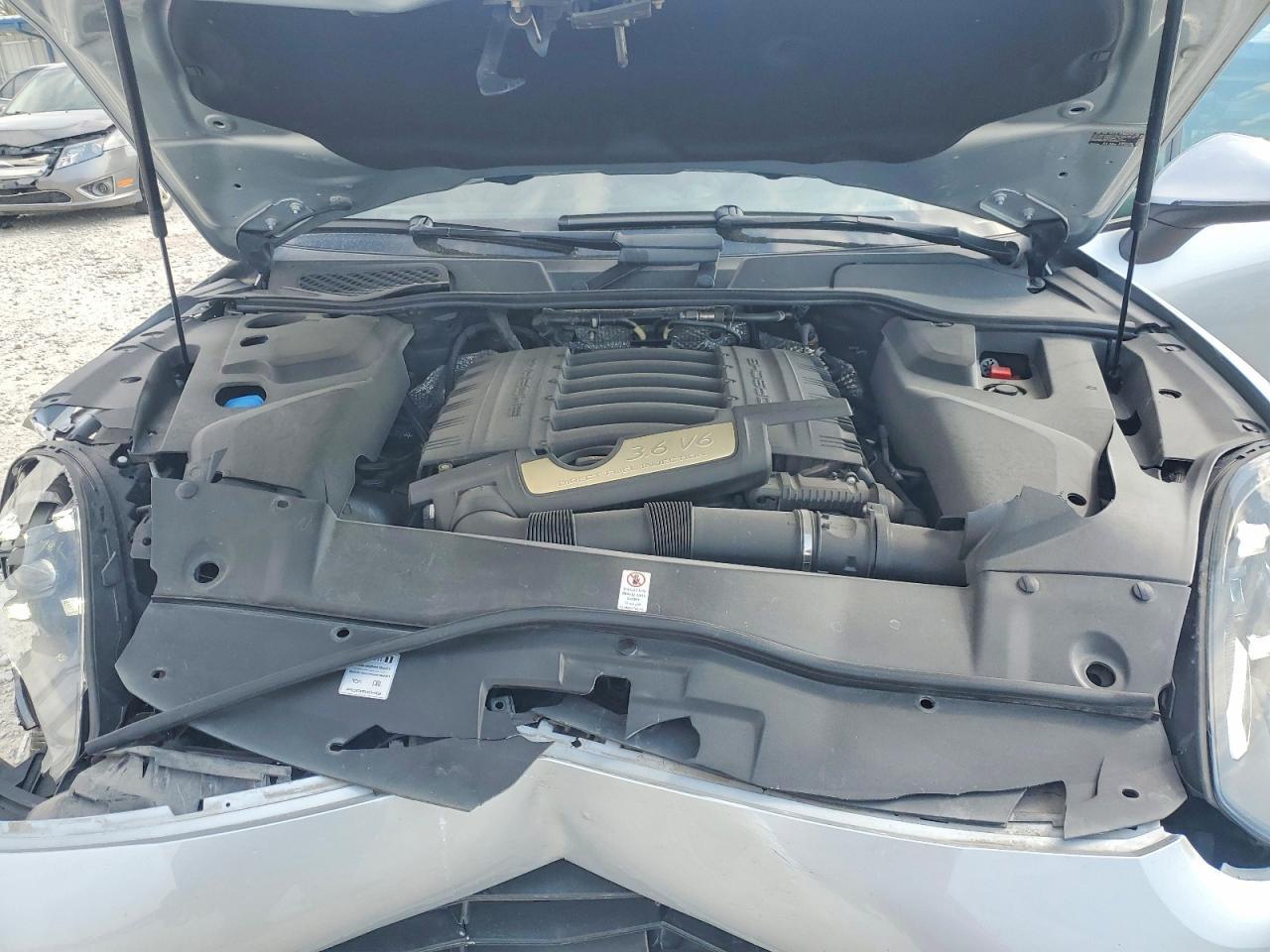 2017 PORSCHE CAYENNE
