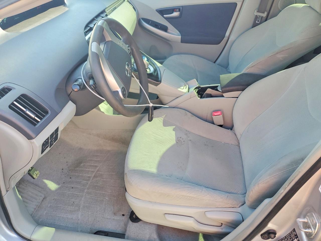 2011 TOYOTA PRIUS