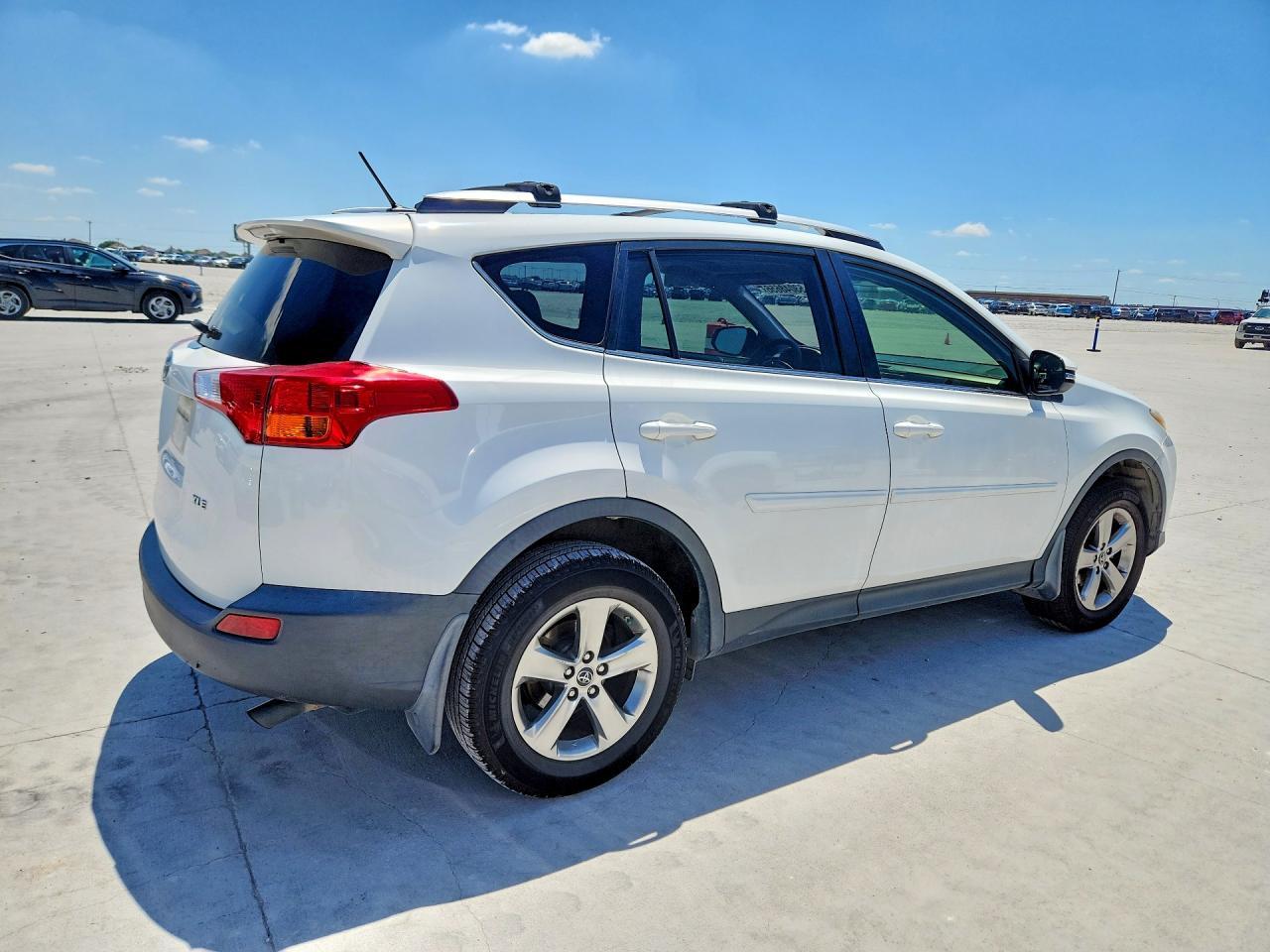 2015 TOYOTA RAV4