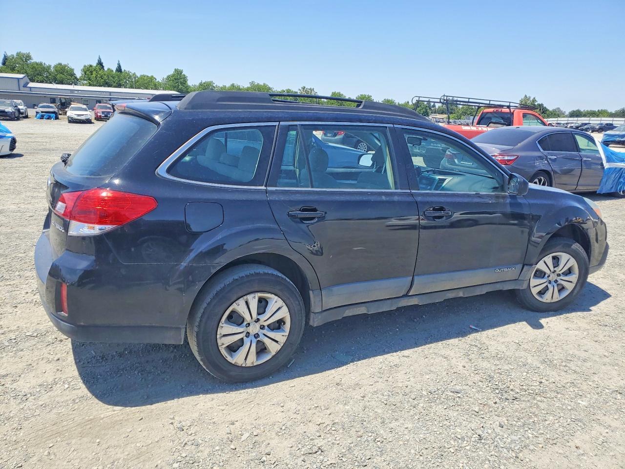 2013 SUBARU Outback