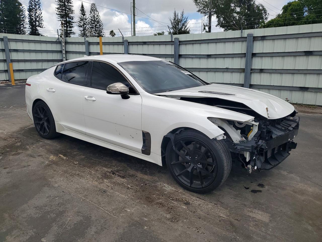 2022 KIA Stinger