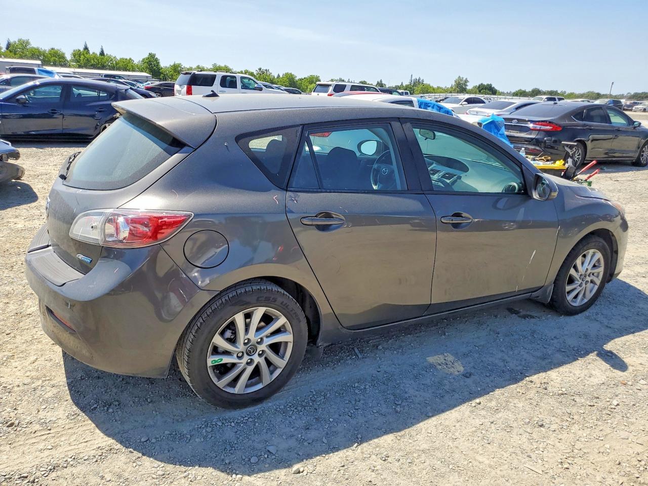 2013 MAZDA 3