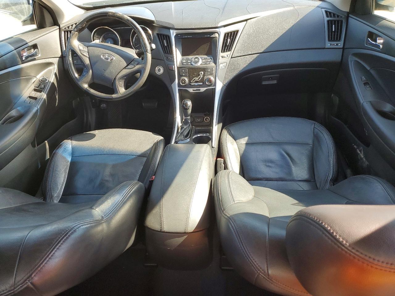 2011 HYUNDAI SONATA