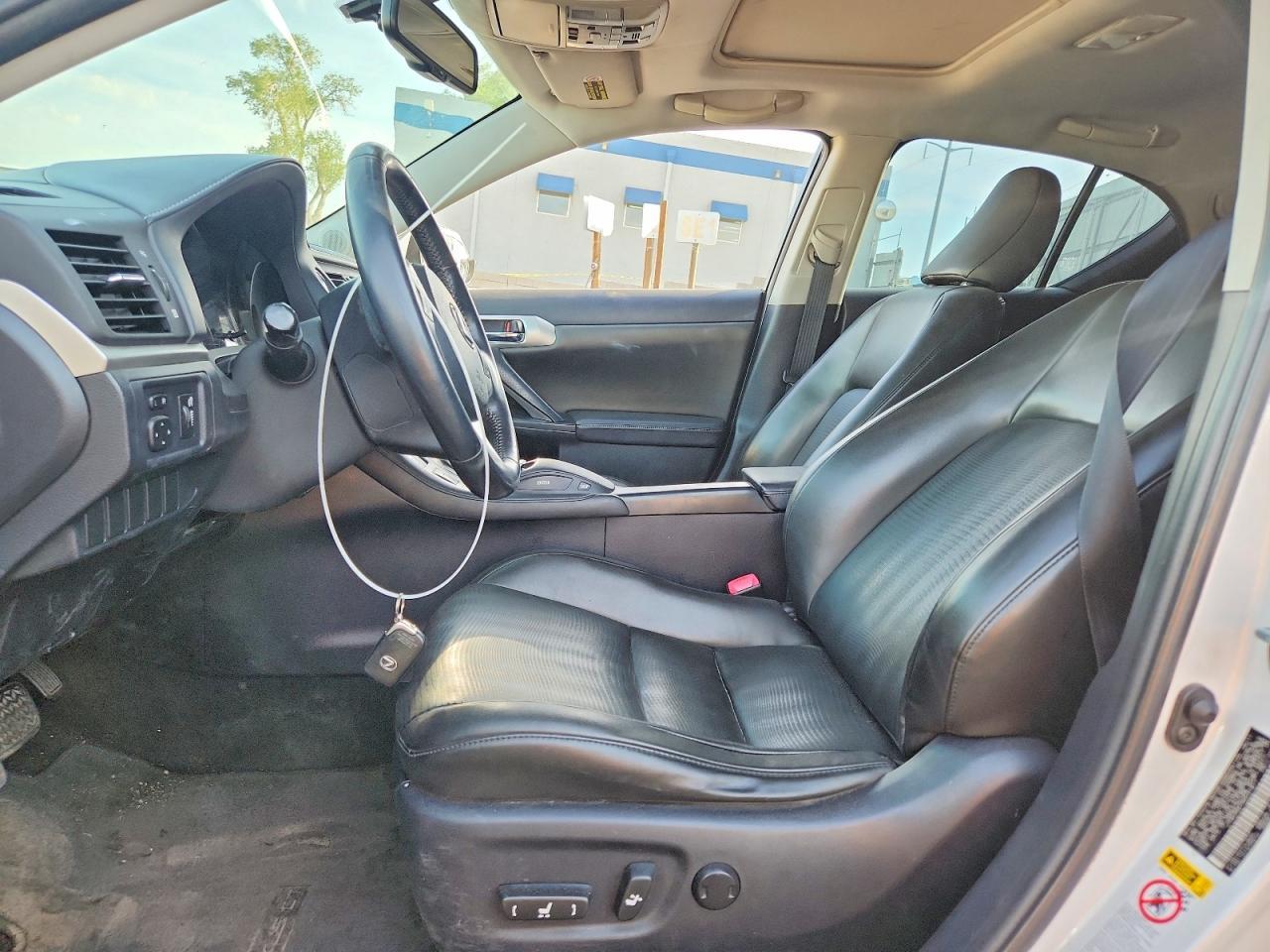 2011 LEXUS CT 200