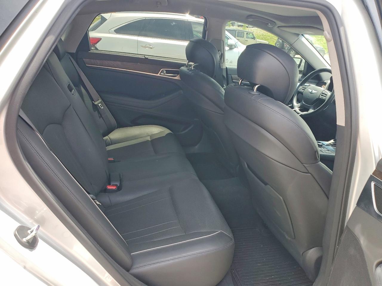 2015 HYUNDAI GENESIS