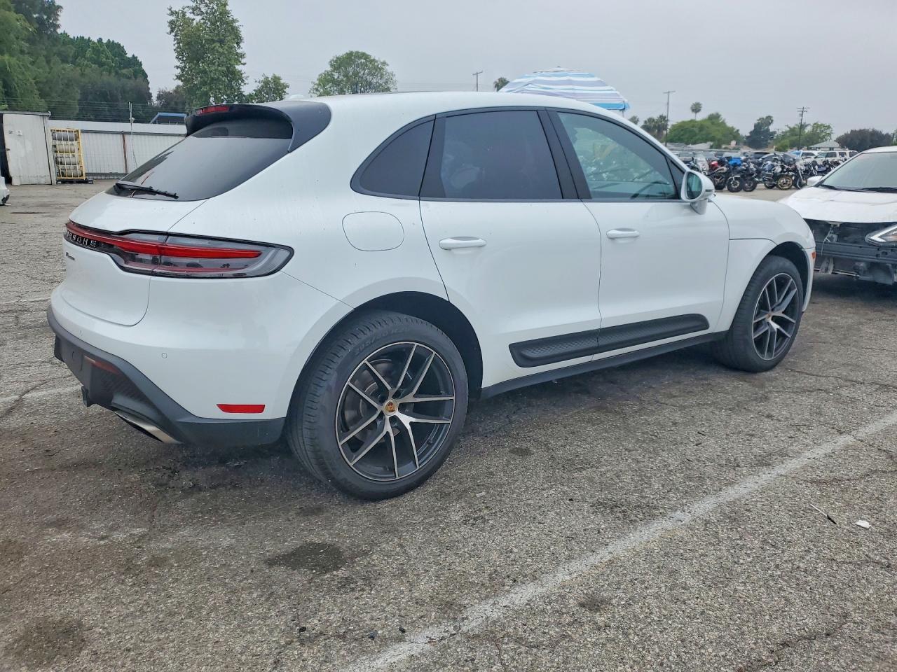 2023 PORSCHE Macan