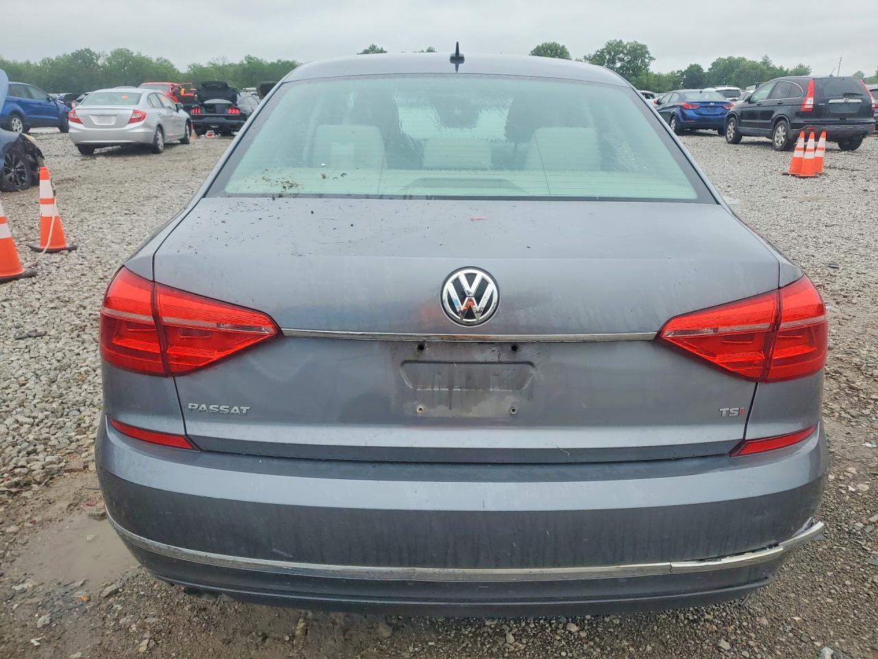 2016 VOLKSWAGEN Passat