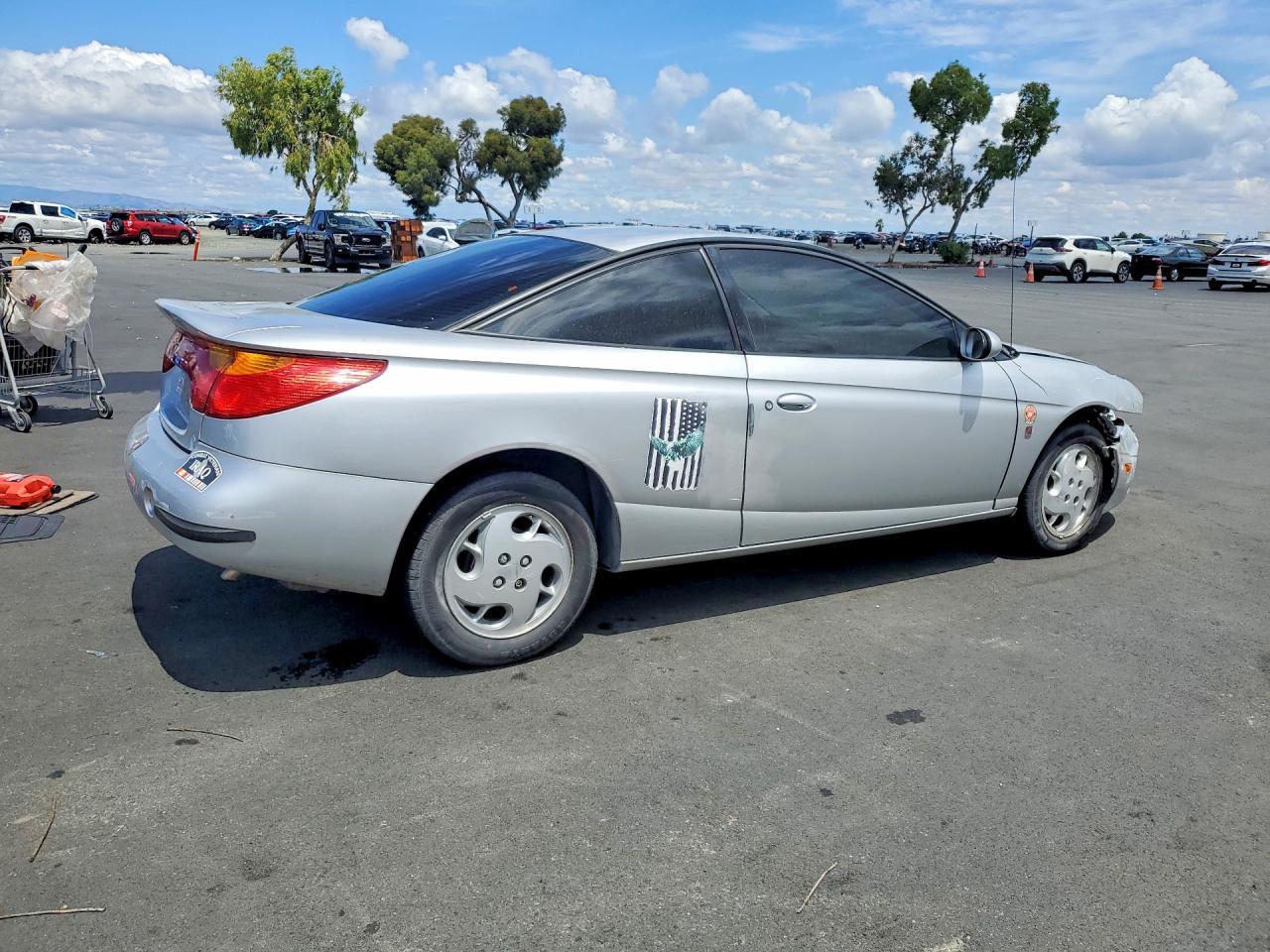 2002 SATURN Sc2