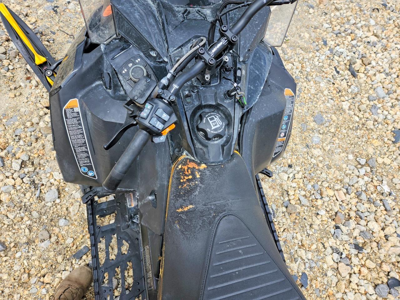 2023 SKIDOO RENEGADE