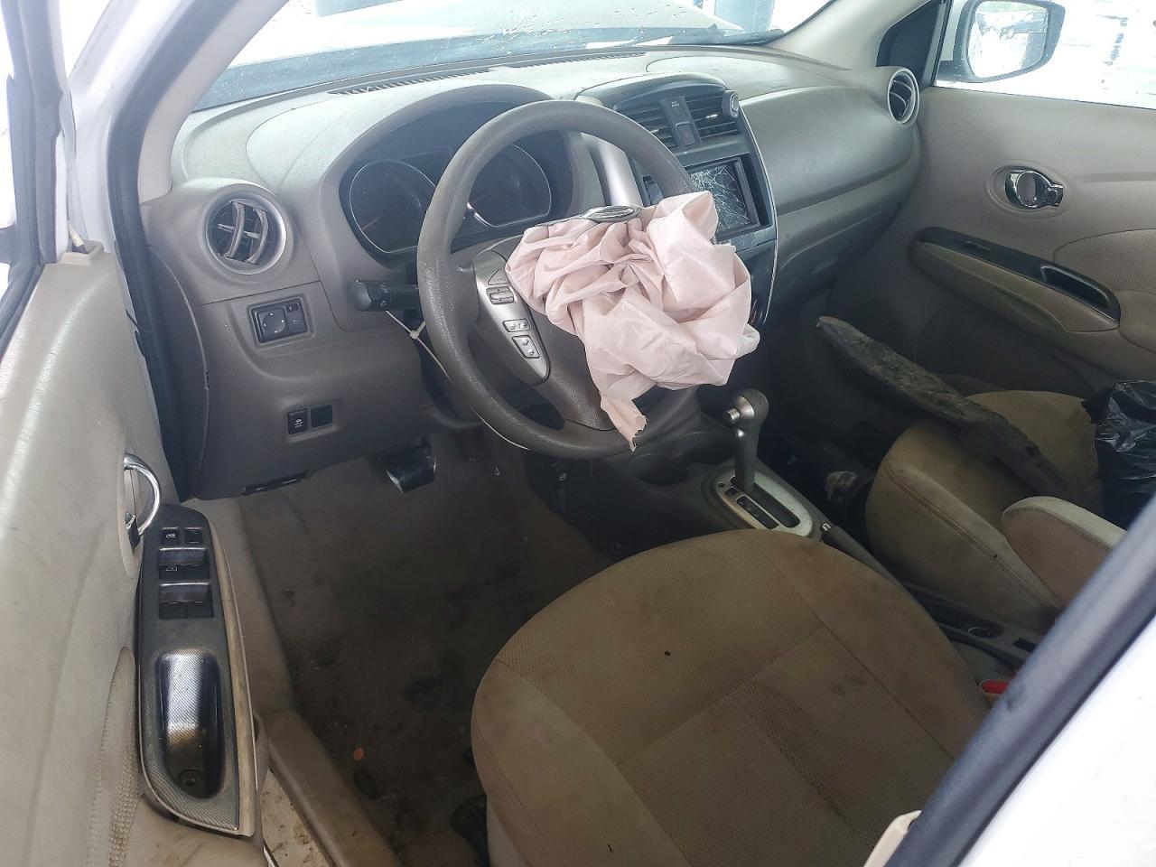 2015 NISSAN VERSA
