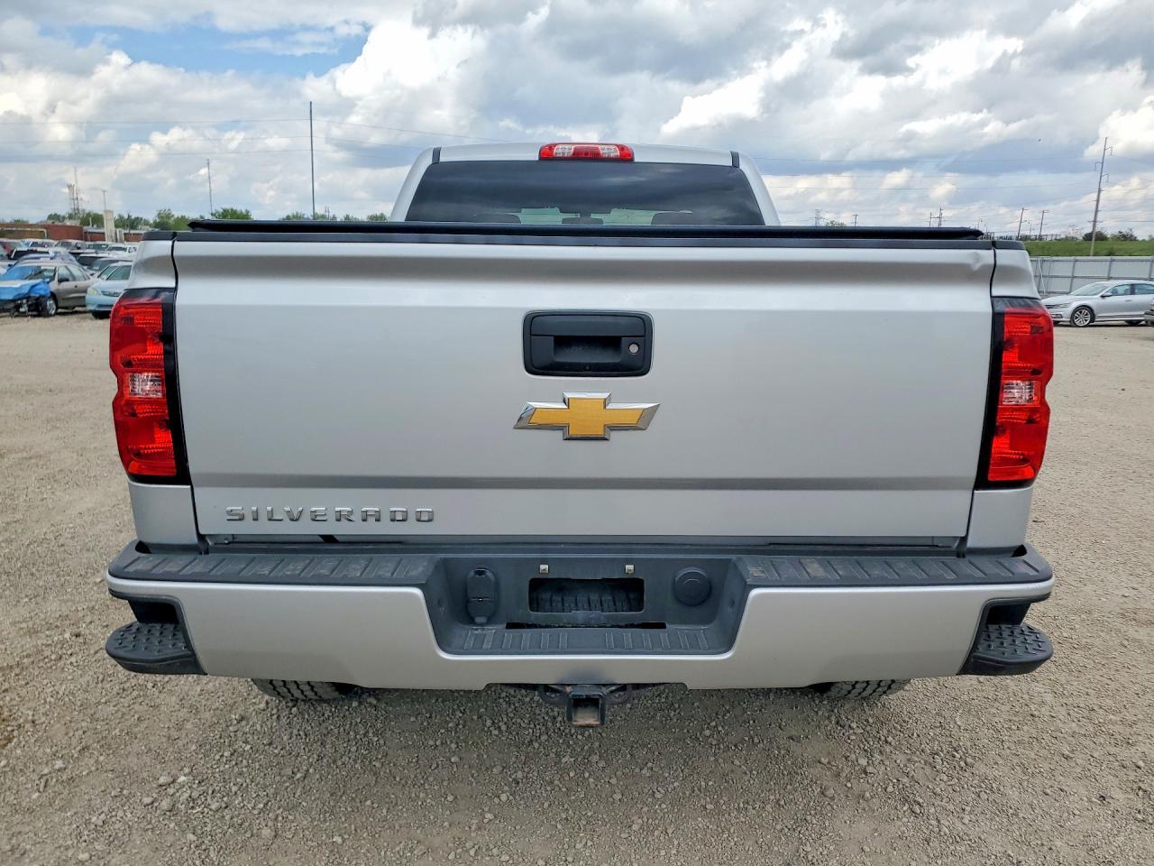 2018 CHEVROLET Silverado