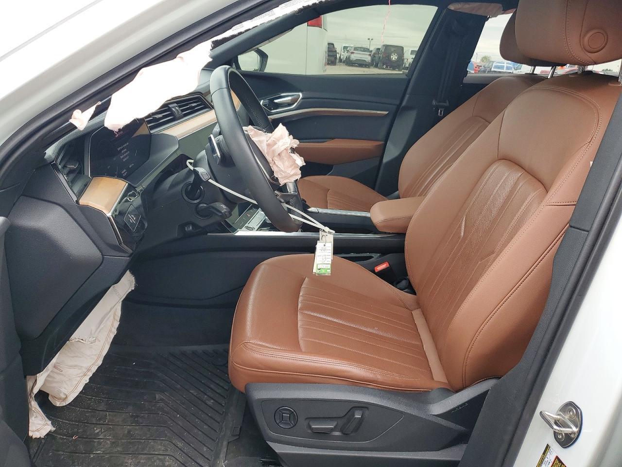2024 AUDI Q8