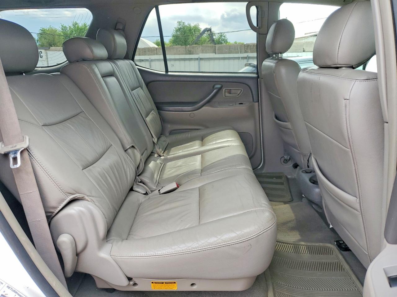 2006 TOYOTA Sequoia
