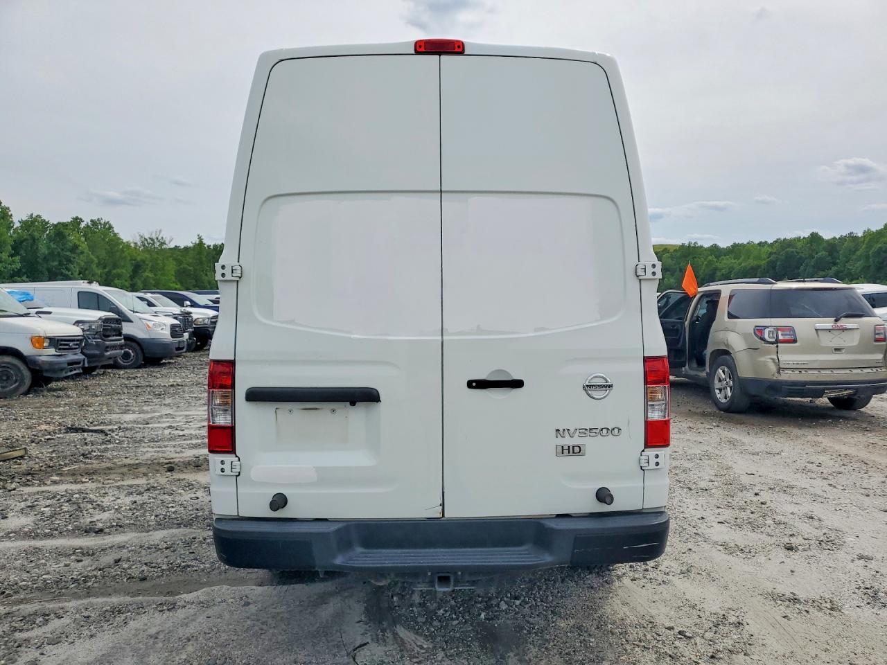 2016 NISSAN NV 2500