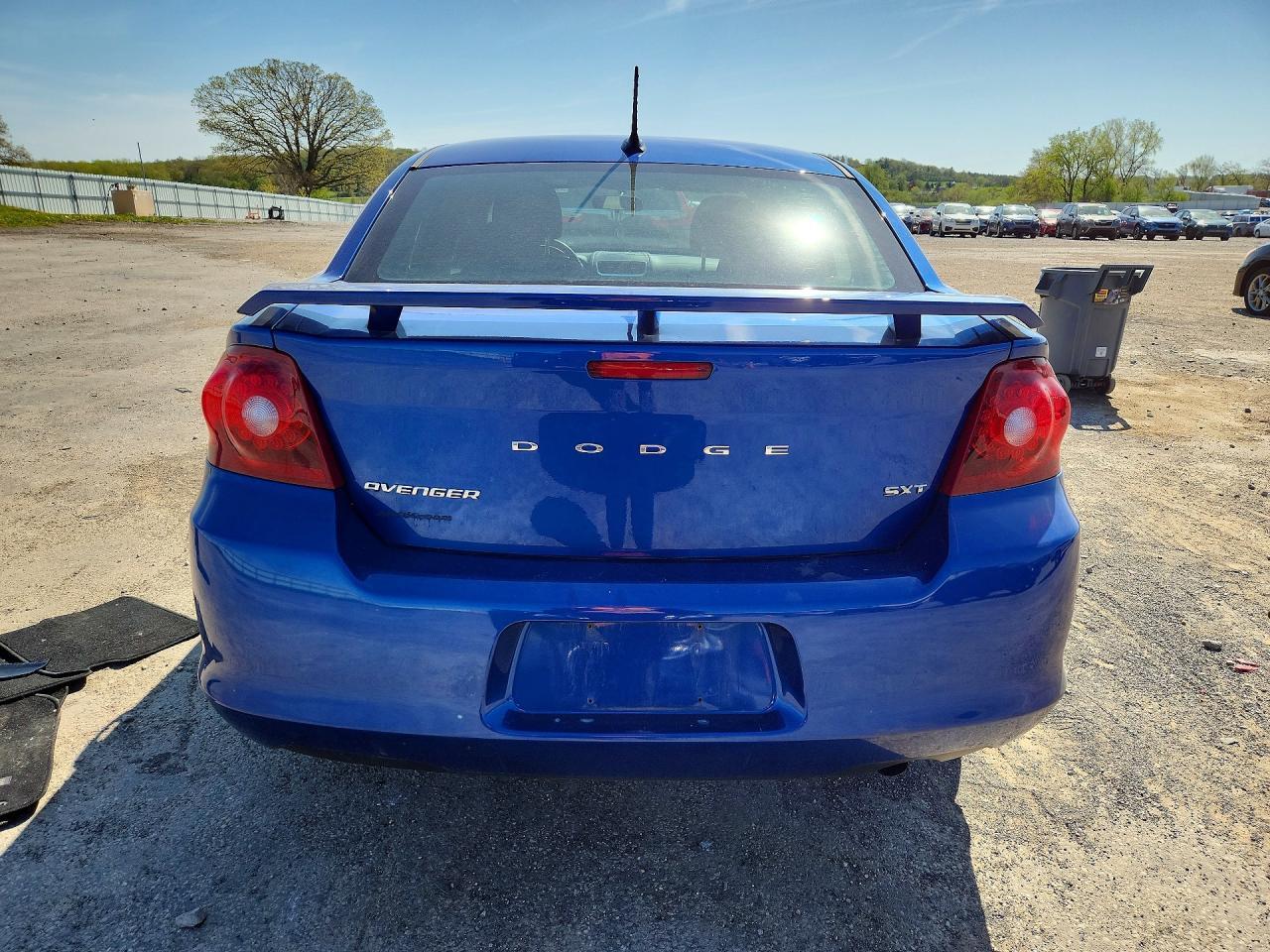 2013 DODGE Avenger